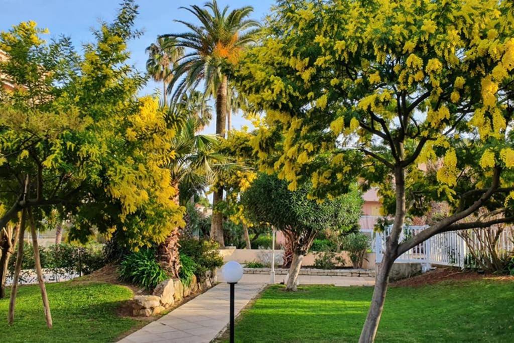 Appartamento Vista Splendida Residence Du Golf Golfe-Juan Kültér fotó